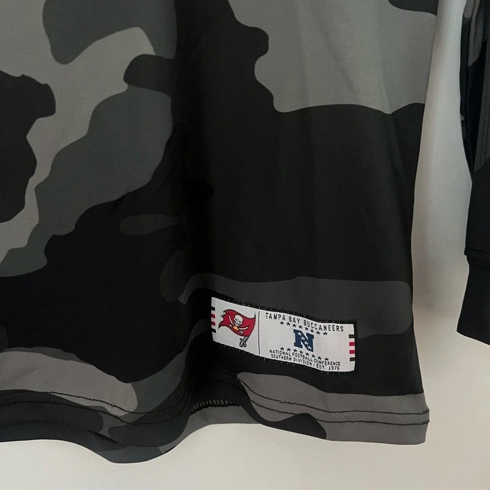 NFL Tampa Bay Buccaneers Long Sleeve Camouflage Kids Shirt Top Size 14-16